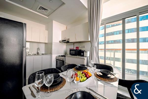 Modern | Panoramic Canal & Burj View | Vacant